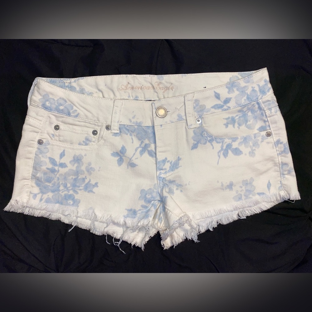 AE Floral Patterned Cut-Off Shorts